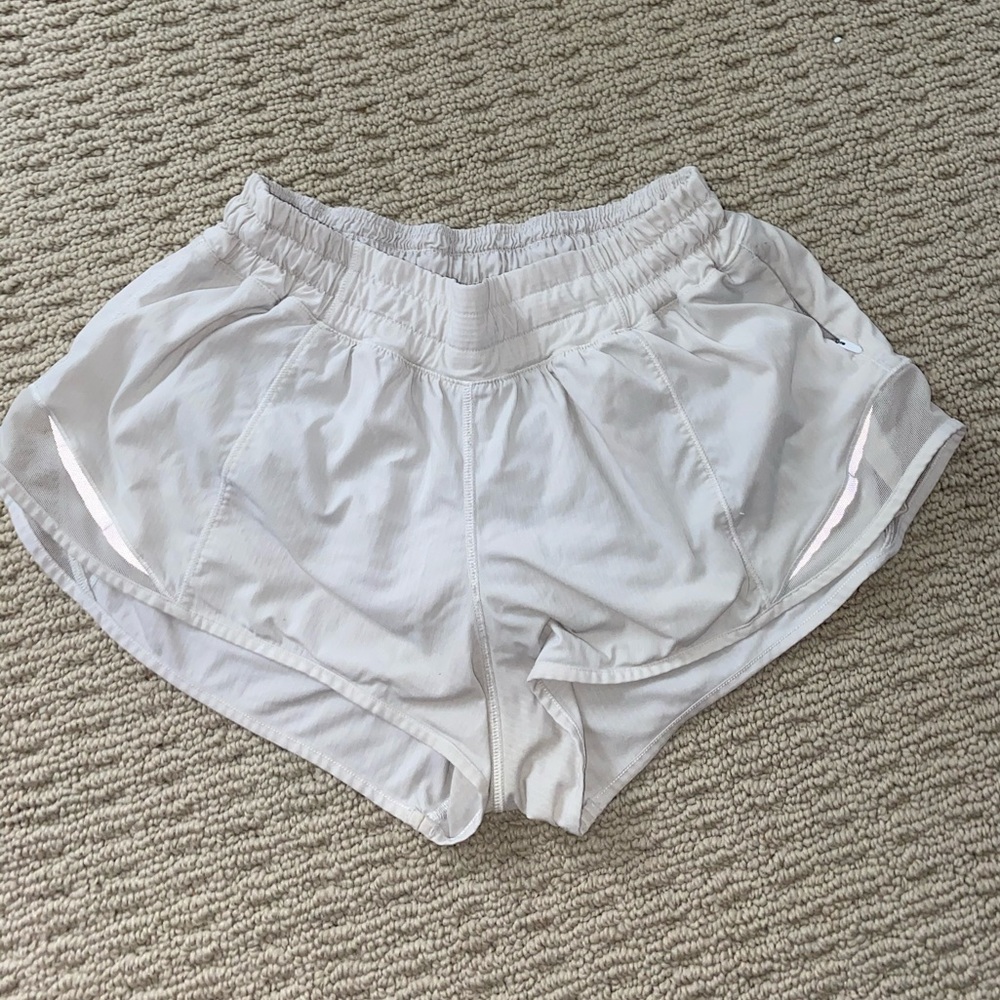 LULULEMON WHITE HOTTY HOT SHORTS